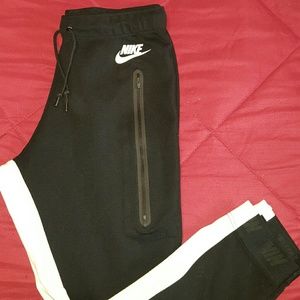 Nike tech joggers